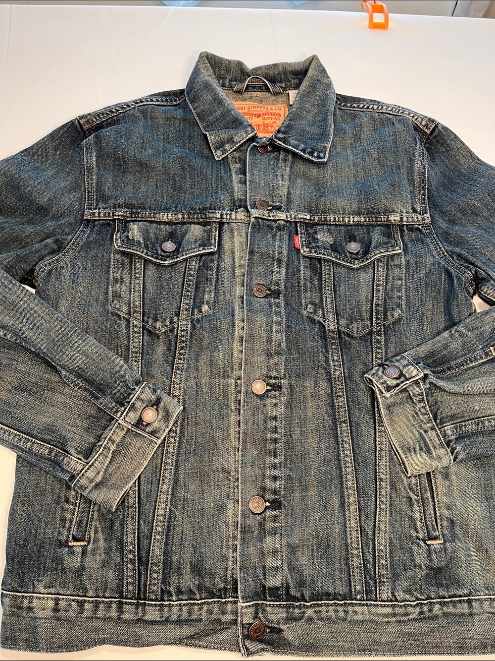 Levi’s 70589 Men’s‎ Large Blue Denim Trucker Jean Jacket Button Front Classic